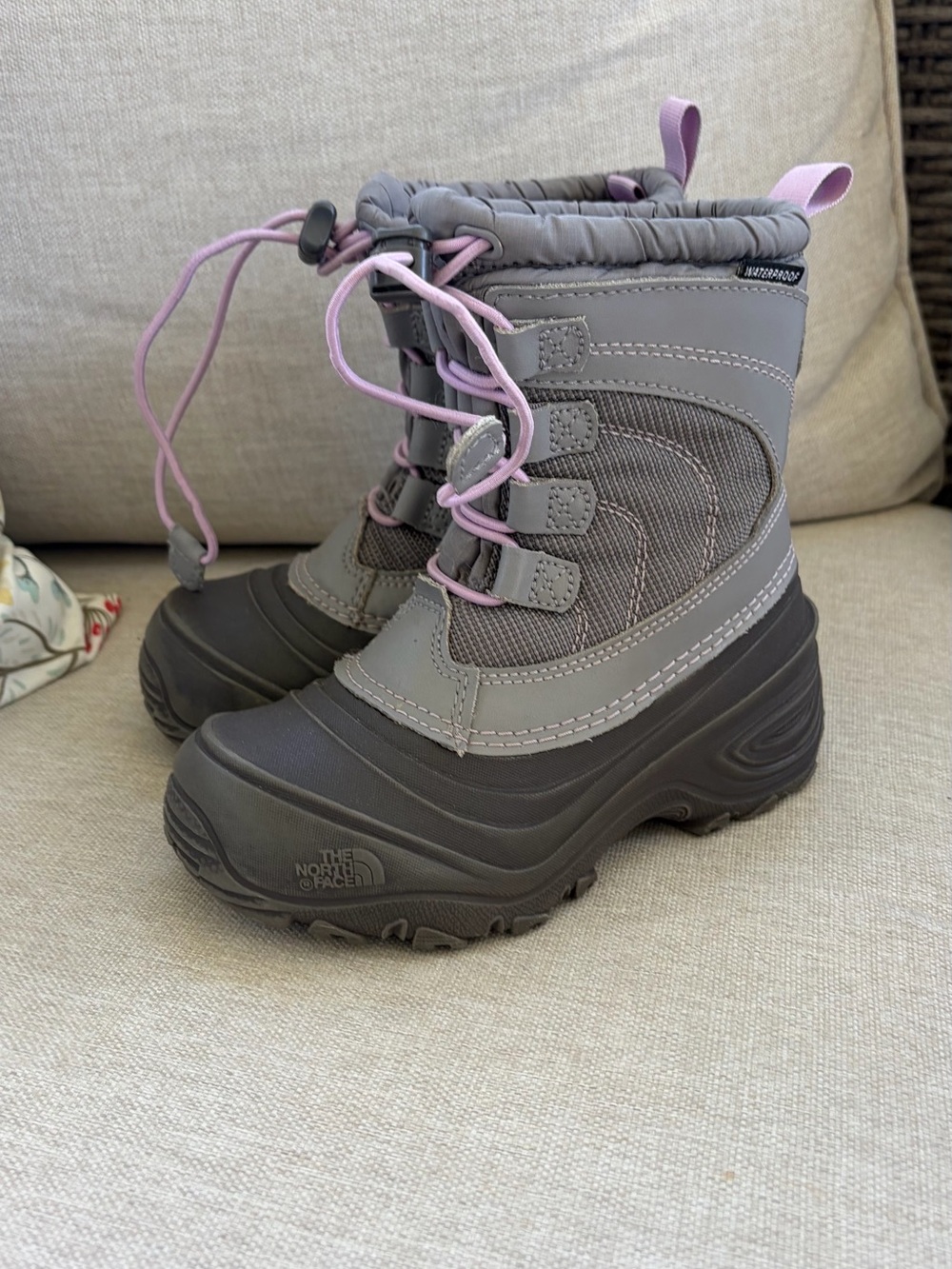 The North Face Alpenglow Boots Girls Gray/Purple Size 11